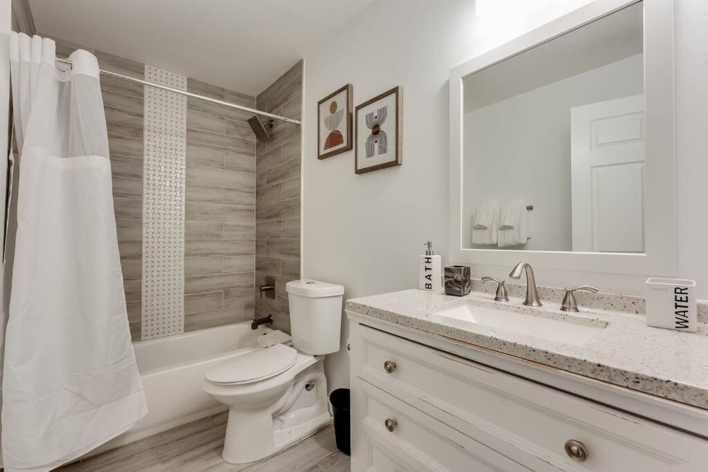 Luxury Atlanta Home - Self Check-In Pet Friendly Free Parking エクステリア 写真