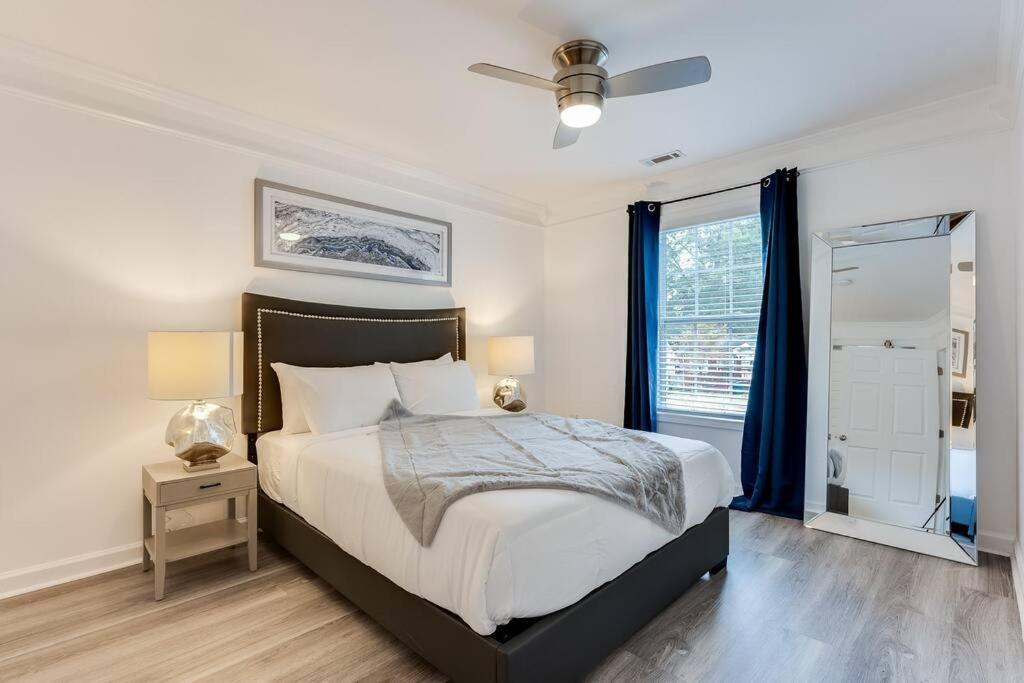 Luxury Atlanta Home - Self Check-In Pet Friendly Free Parking エクステリア 写真