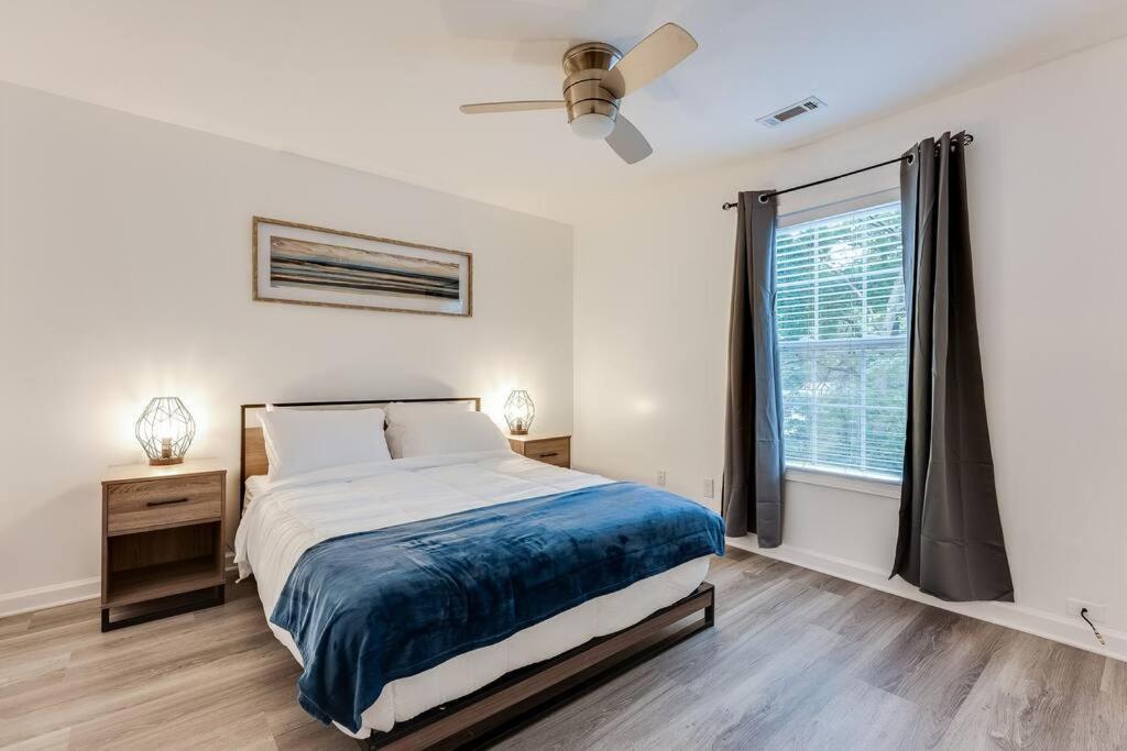 Luxury Atlanta Home - Self Check-In Pet Friendly Free Parking エクステリア 写真